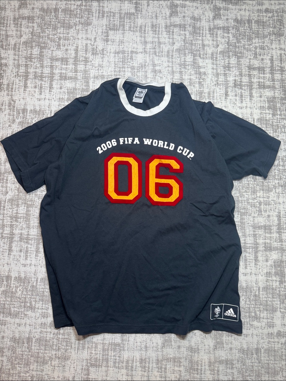 vintage/Y2K Navy Short-Sleeve '06 FIFA World Cup Tee 29.5X25 PTP sz XL